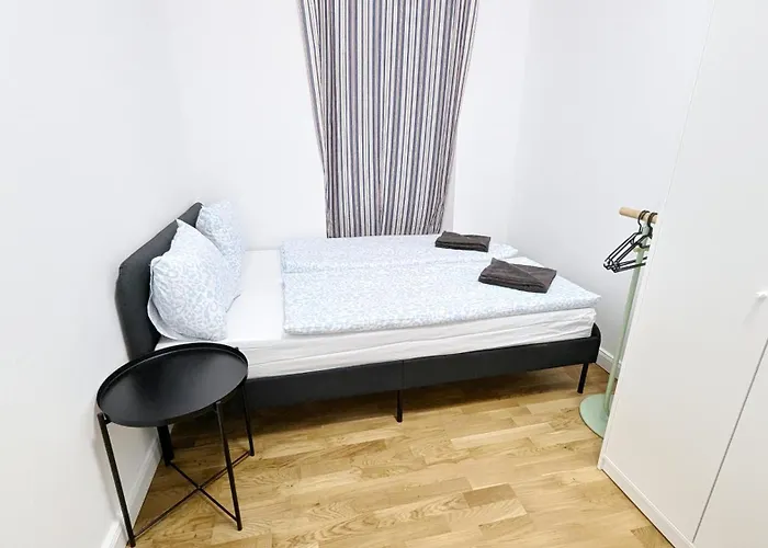 Apartment Spacious In A Lively Area *