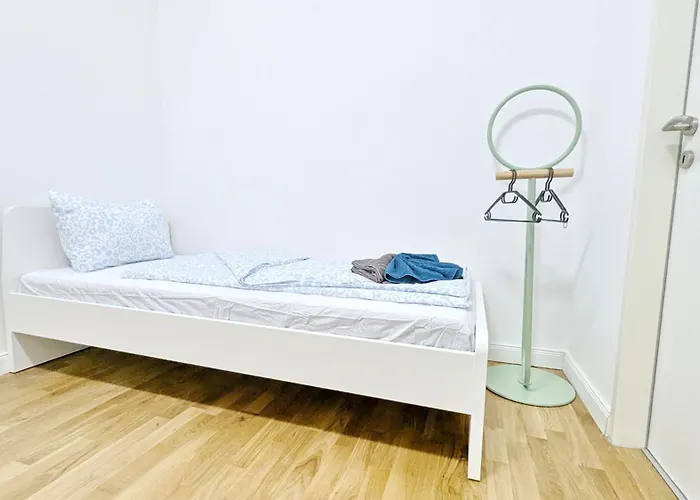 Spacious In A Lively Area Wien